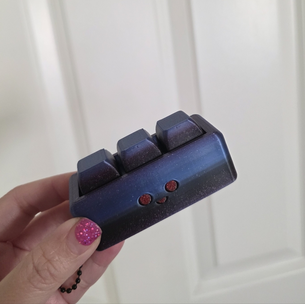 3 Clicker Keys Focus Stress Relief Fidget Toy Keychain